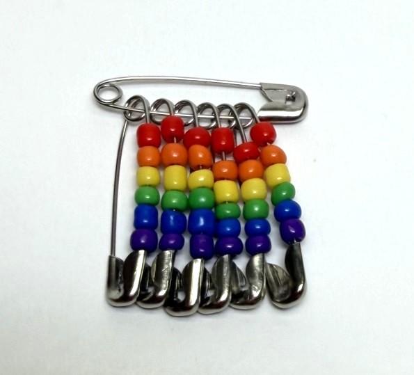 decorative beaded pin using safety pins and colorful seed beads